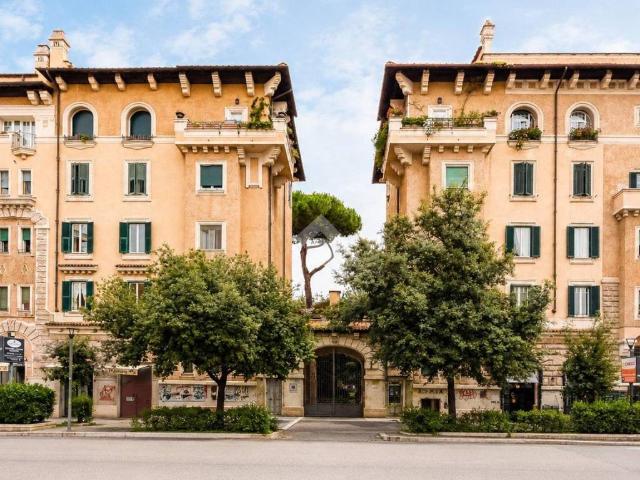 Appartamento in vendita a Roma RM