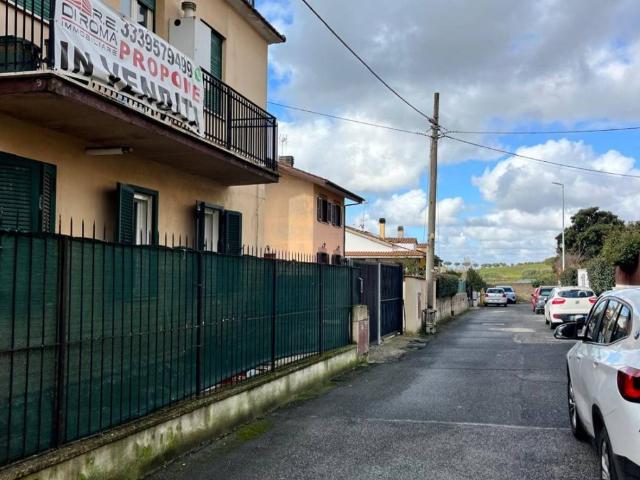 Appartamento in vendita a Roma RM
