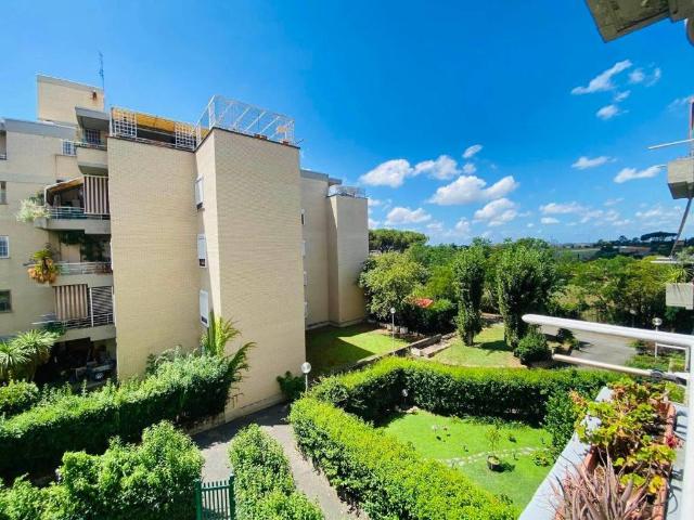 Appartamento in vendita a Roma RM