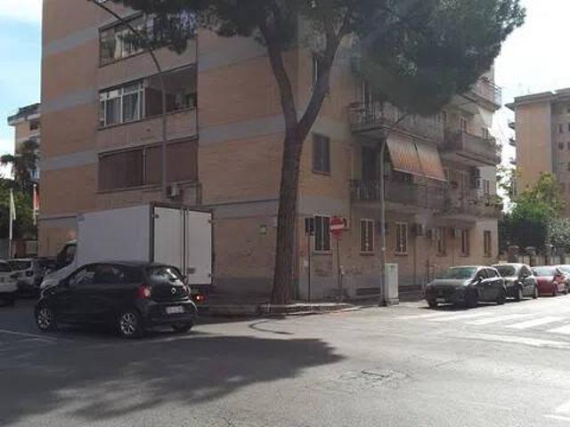 Appartamento in vendita a Roma RM