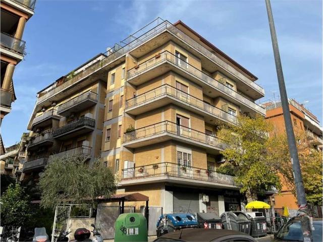 Appartamento in vendita a Roma RM