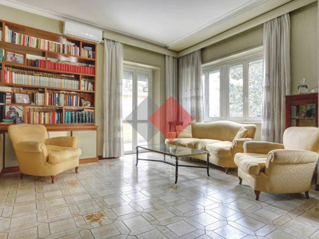 Appartamento in vendita a Roma RM