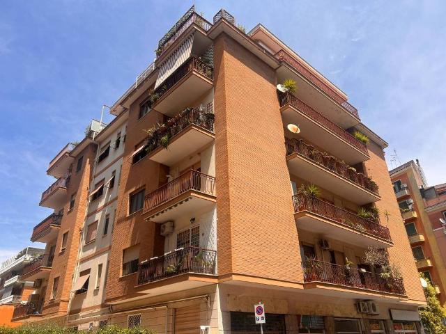 Appartamento in vendita a Roma RM