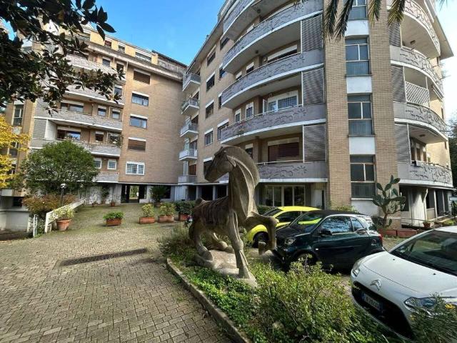 Appartamento in vendita a Roma RM