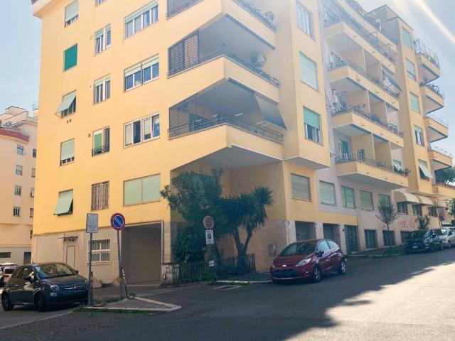 Appartamento in vendita a Roma RM