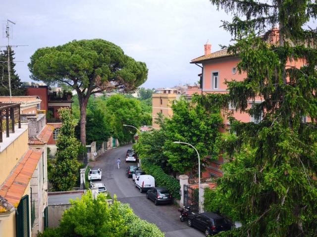 Appartamento in vendita a Roma RM