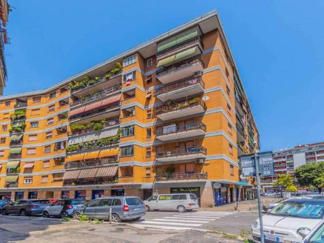 Appartamento in vendita a Roma RM