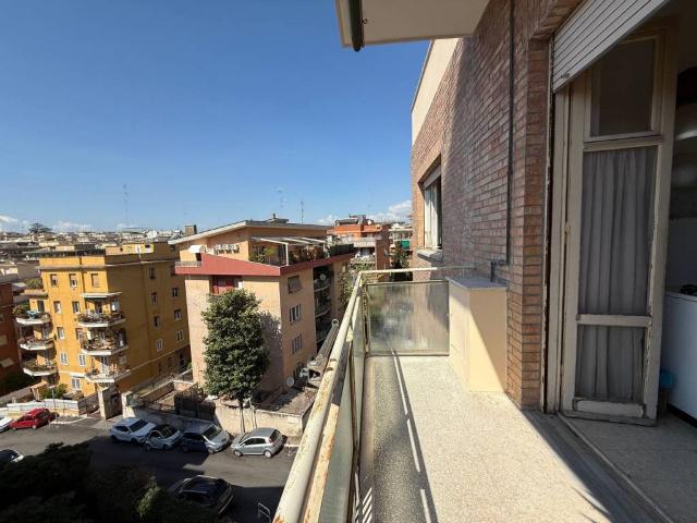 Appartamento in vendita a Roma RM