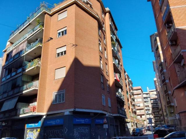 Appartamento in vendita a Roma RM