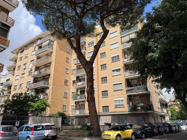 Appartamento in vendita a Roma RM