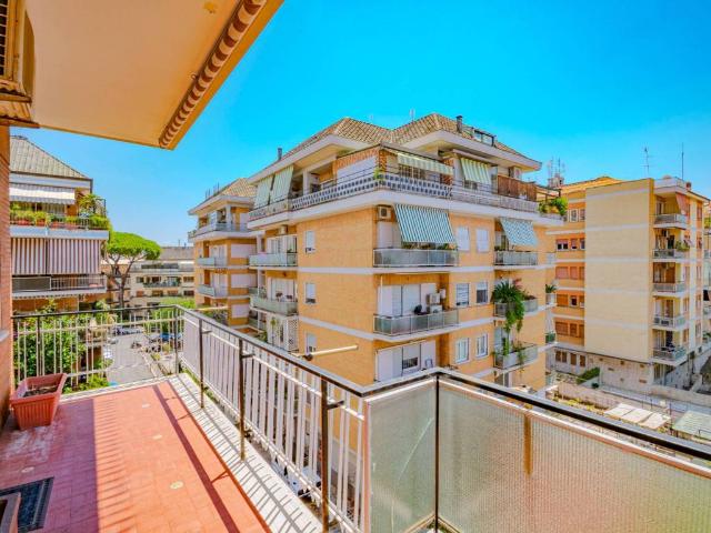 Appartamento in vendita a Roma RM