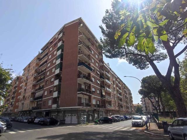Appartamento in vendita a Roma RM