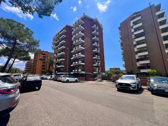 Appartamento in vendita a Roma RM
