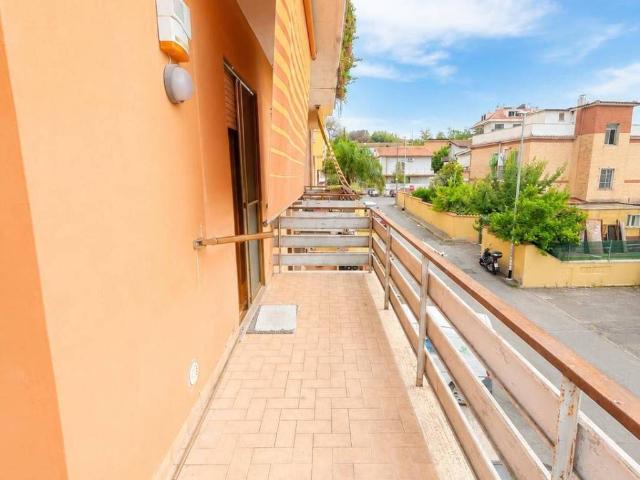Appartamento in vendita a Roma RM
