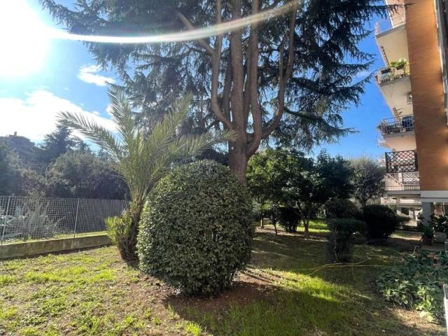 Appartamento in vendita a Roma RM