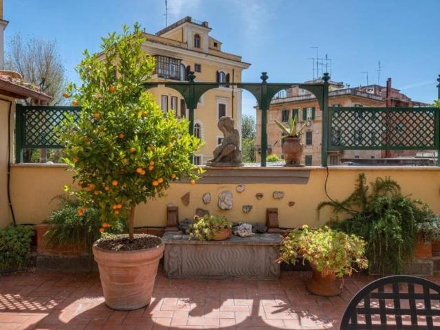 Appartamento in vendita a Roma RM