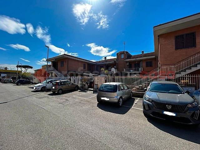 Appartamento in vendita a Roma RM
