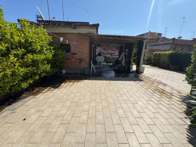 Appartamento in vendita a Roma RM