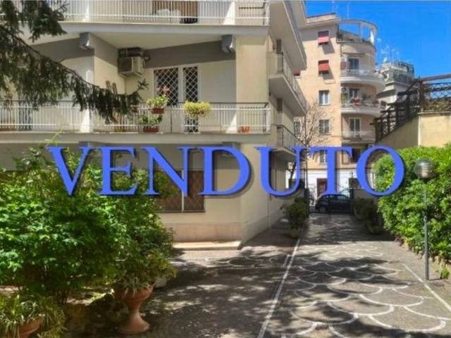 Appartamento in vendita a Roma RM
