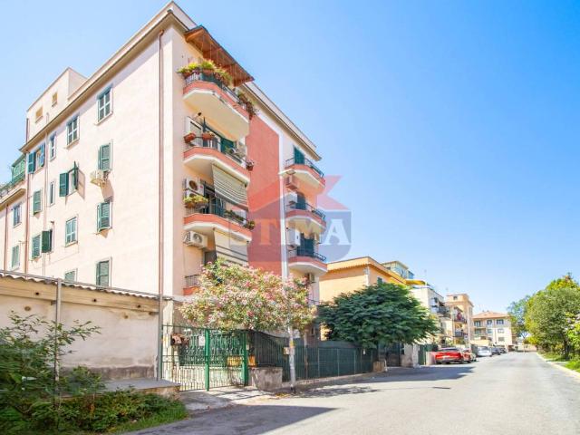 Appartamento in vendita a Roma RM