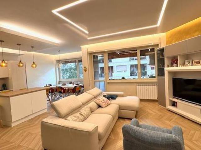 Appartamento in vendita a Roma RM