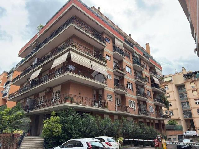 Appartamento in vendita a Roma RM