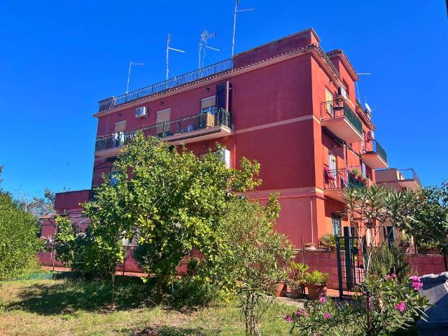 Appartamento in vendita a Roma RM