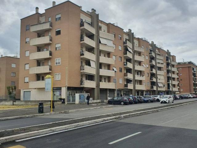 Appartamento in vendita a Roma RM