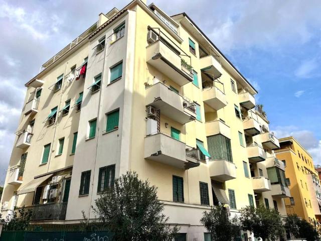 Appartamento in vendita a Roma RM