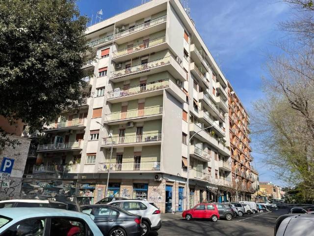 Appartamento in vendita a Roma RM