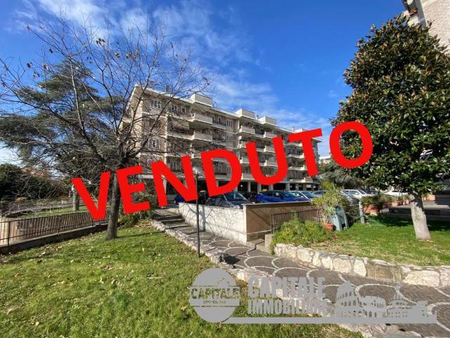 Appartamento in vendita a Roma RM