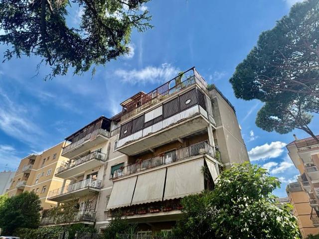 Appartamento in vendita a Roma RM