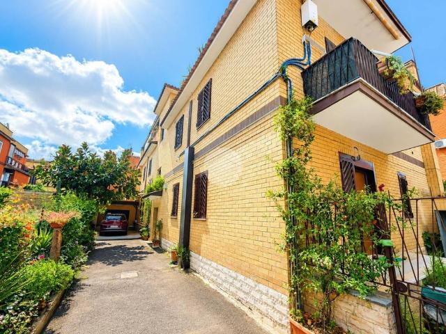 Appartamento in vendita a Roma RM