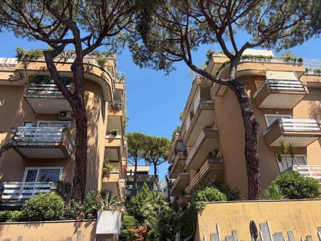 Appartamento in vendita a Roma RM