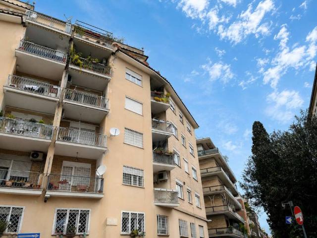 Appartamento in vendita a Roma RM
