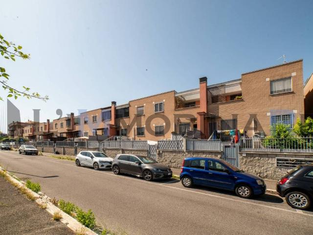 Appartamento in vendita a Roma RM