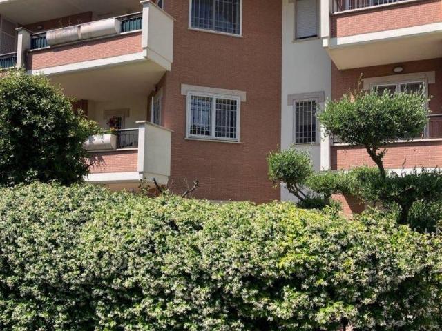 Appartamento in vendita a Roma RM