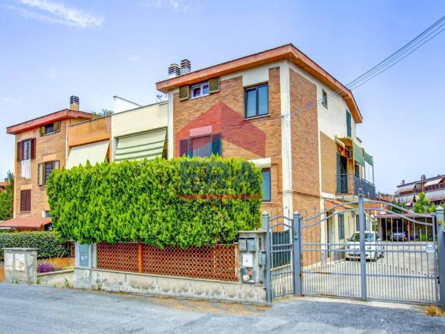 Appartamento in vendita a Roma RM