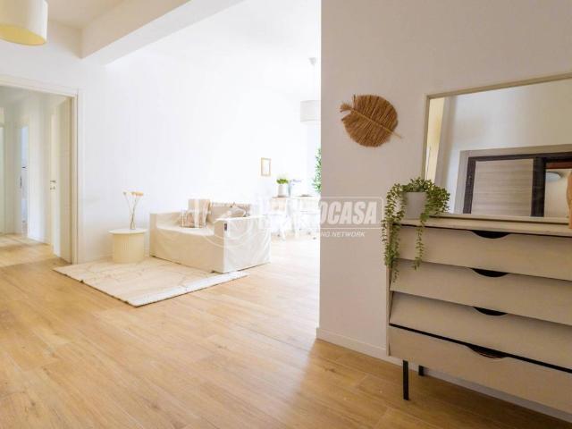 Appartamento in vendita a Roma RM