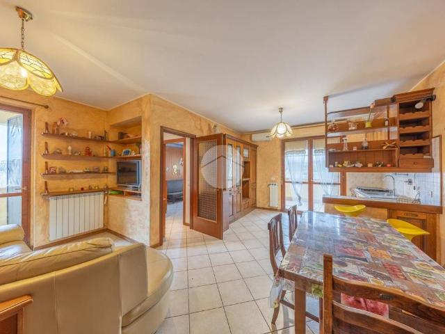Appartamento in vendita a Roma RM