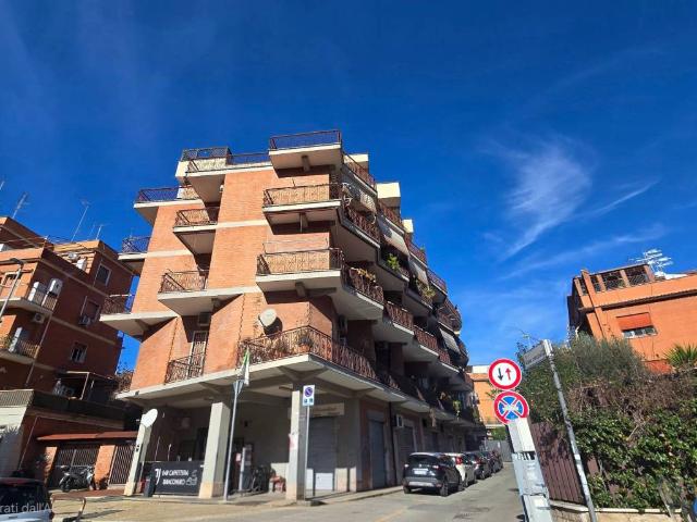Appartamento in vendita a Roma RM