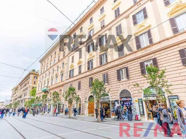 Appartamento in vendita a Roma RM