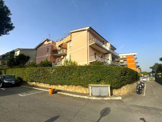 Appartamento in vendita a Roma RM