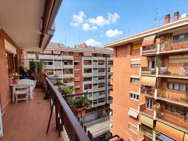 Appartamento in vendita a Roma RM