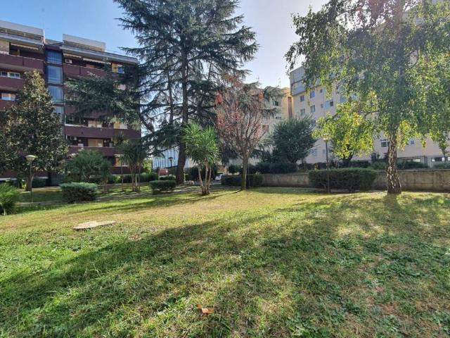 Appartamento in vendita a Roma RM