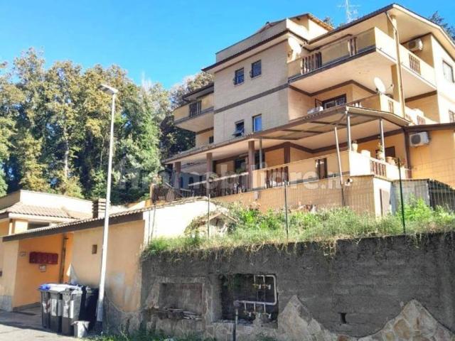 Appartamento in vendita a Roma RM