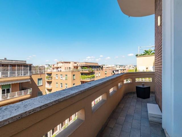 Appartamento in vendita a Roma RM