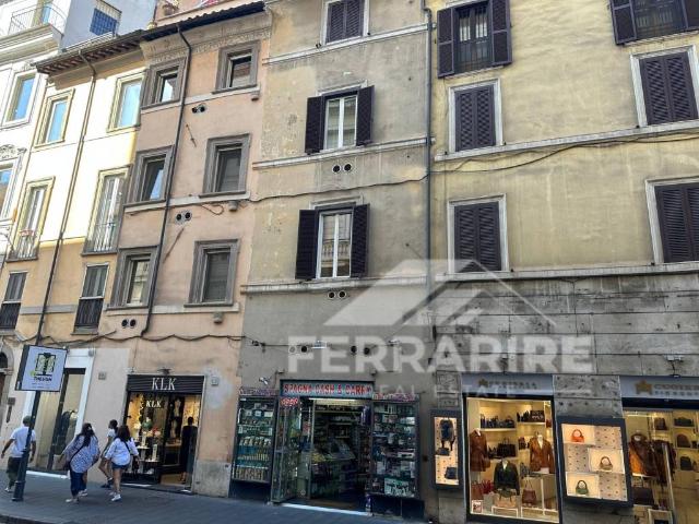 Appartamento in vendita a Roma RM