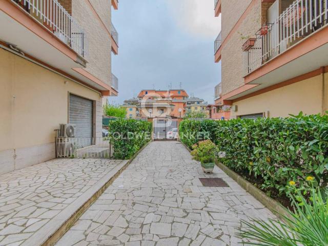 Appartamento in vendita a Roma RM
