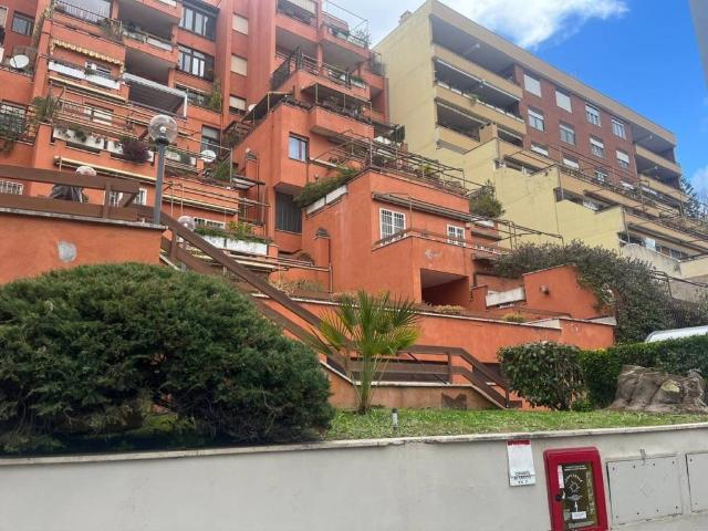 Appartamento in vendita a Roma RM